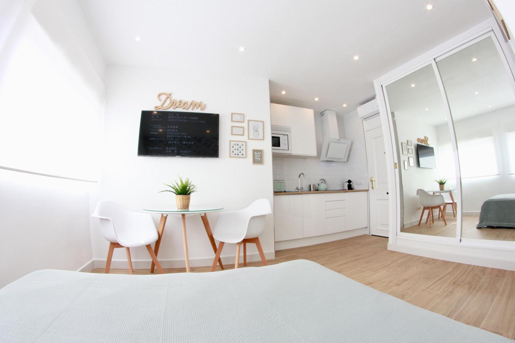 Chung cư studio 25 m² có 1 phòng tắm riêng ở Trung tâm Torremolinos Ngoại thất bức ảnh